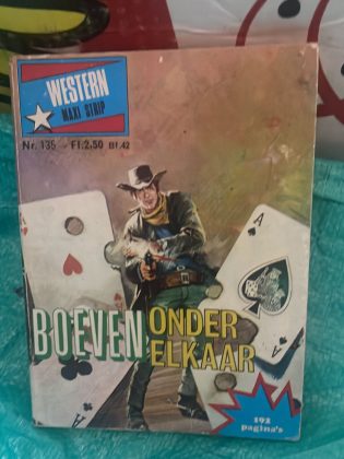 Cover van Boeven onder elkaar
