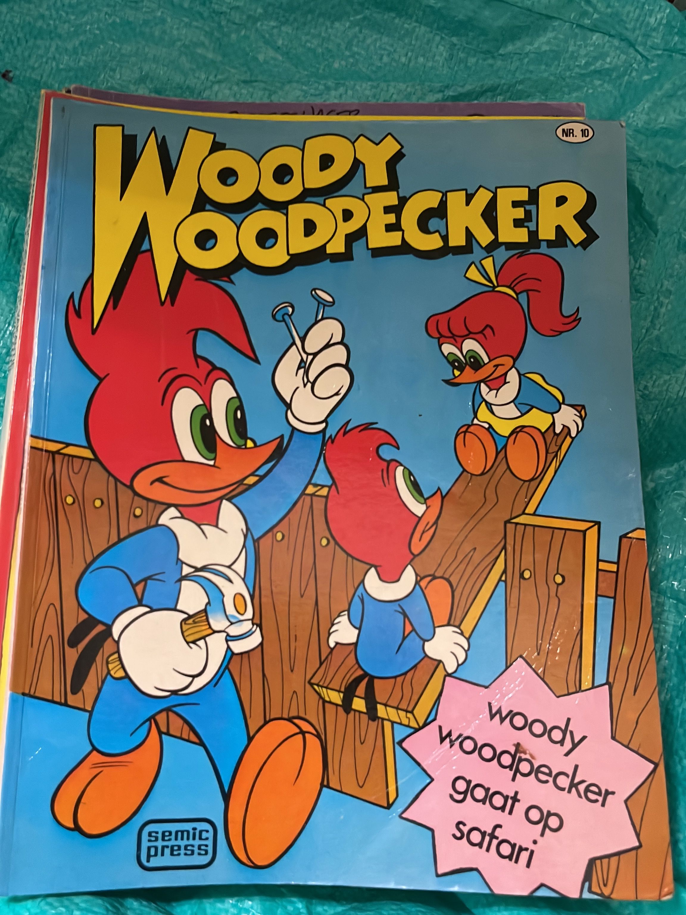 Cover van Woody Woodpecker gaat op safari