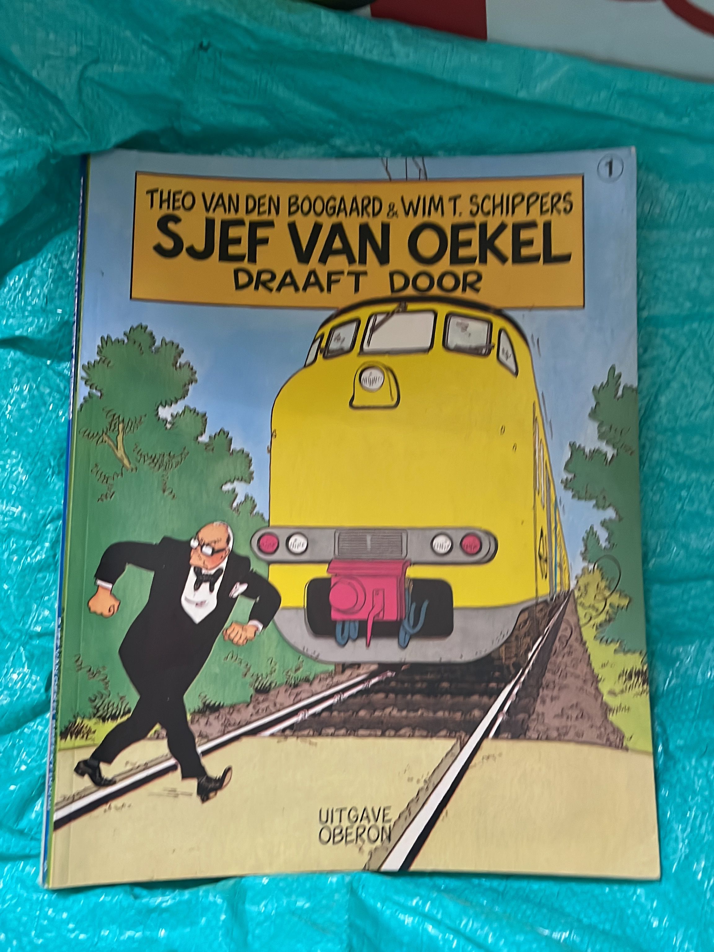 Cover van Sjef van Oekel draaft door