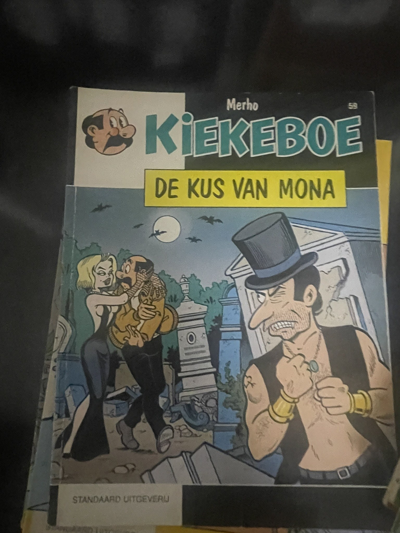 Cover van De kus van Mona