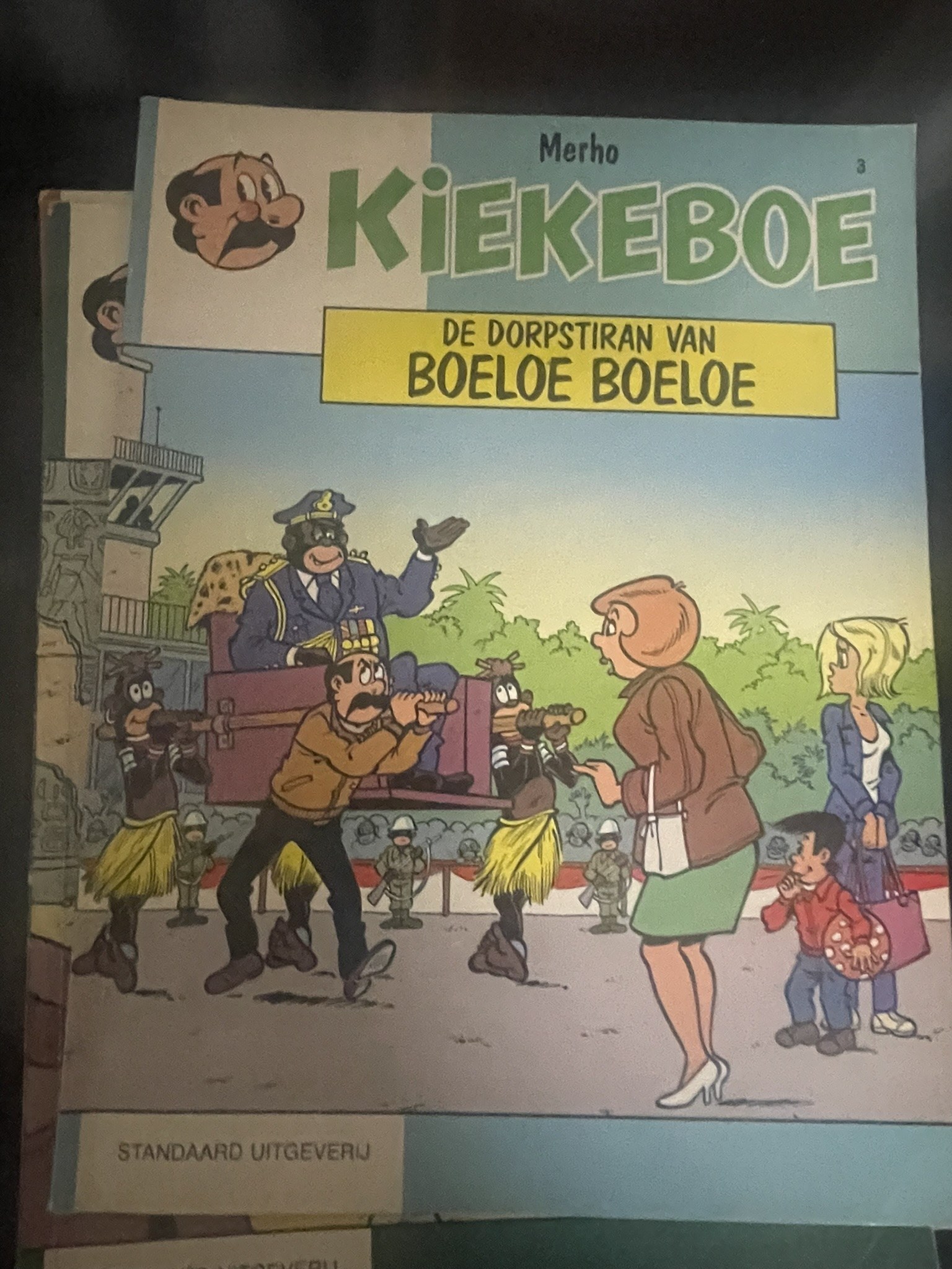 Cover van De dorpstiran van Boeloe Boeloe