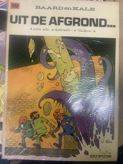 Cover van Uit de afgrond...