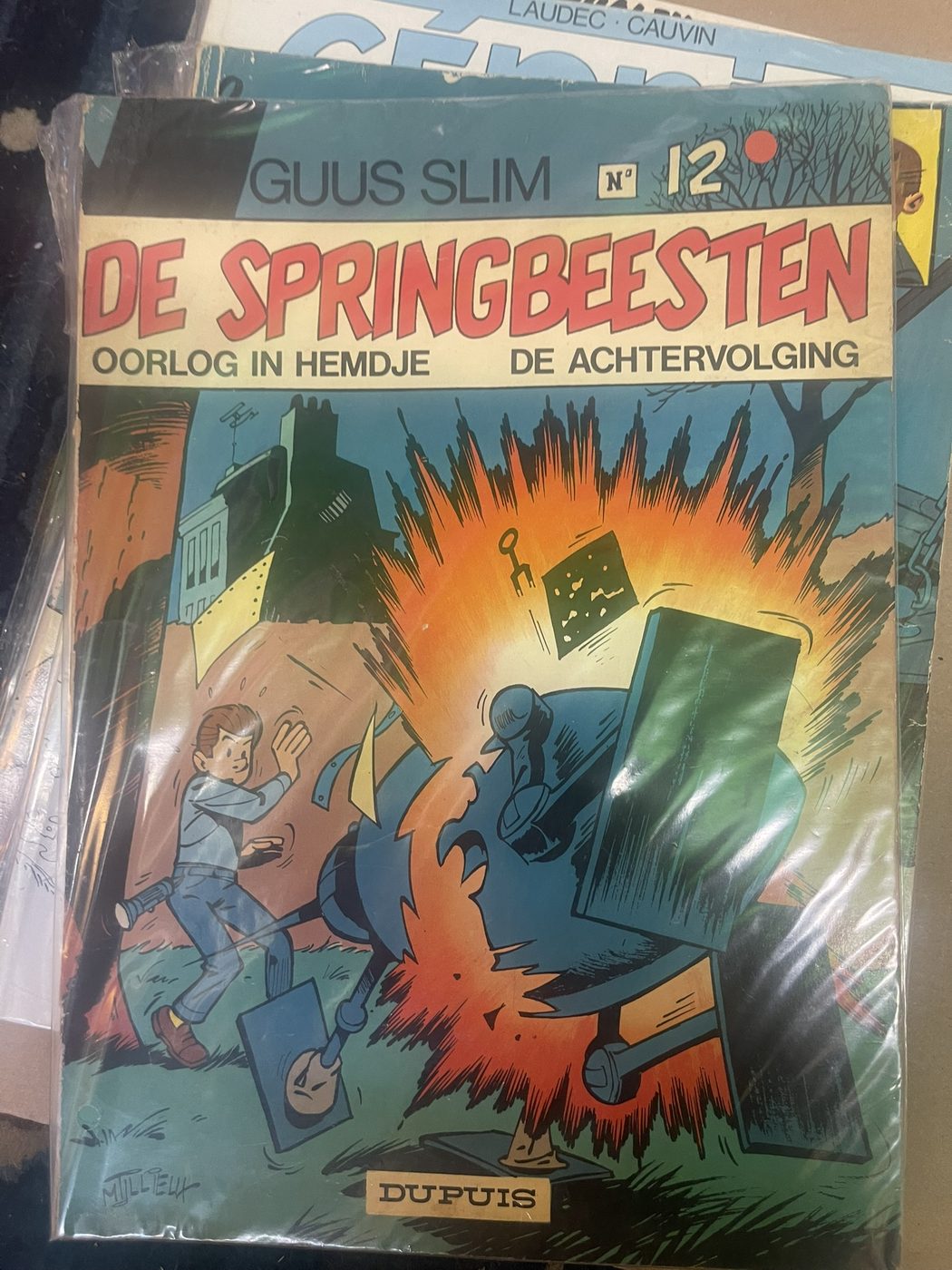 Cover van De springbeesten + Oorlog in hemdje + De achtervolging