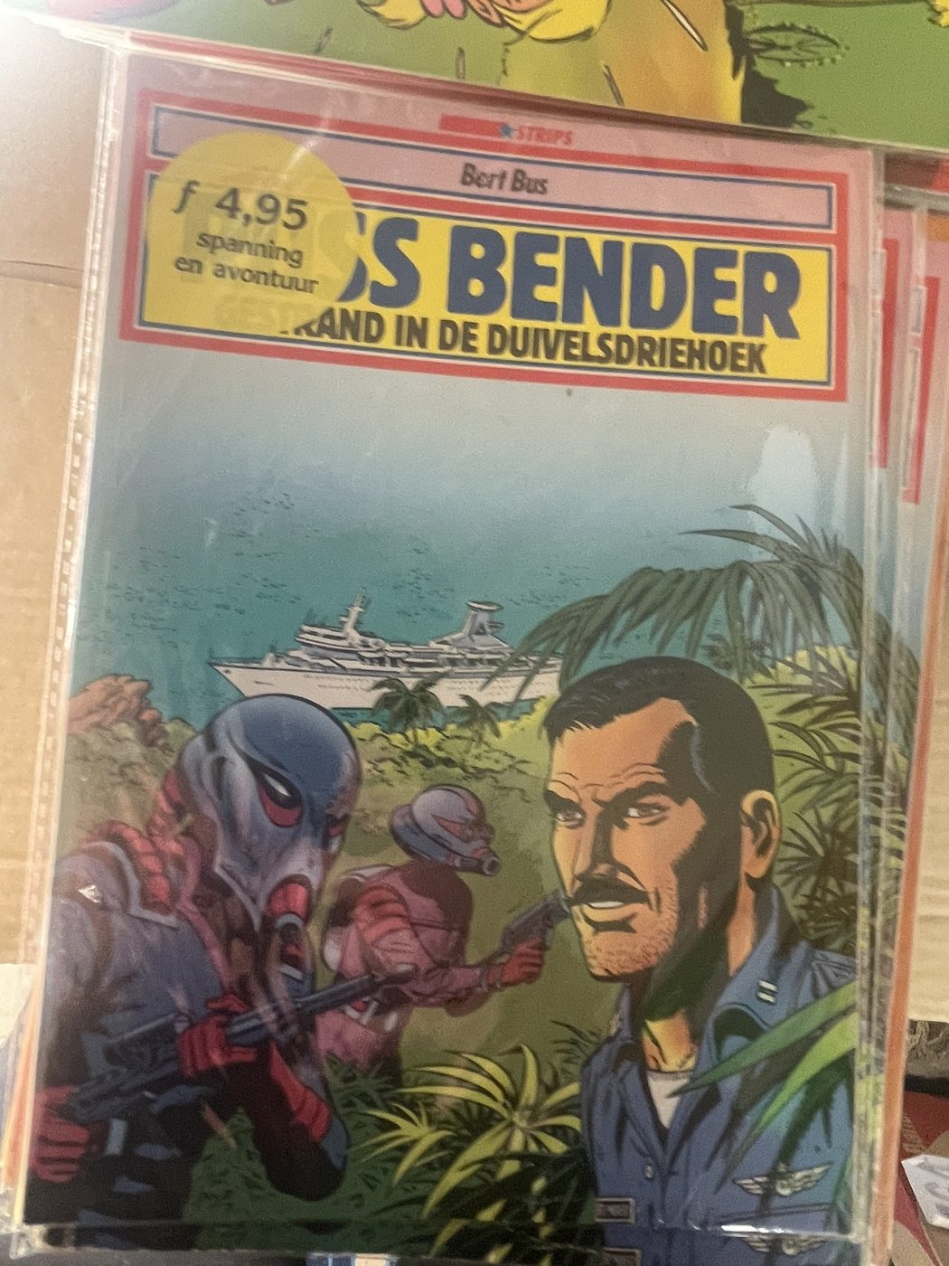 Cover van Gestrand in de Duivelsdriehoek