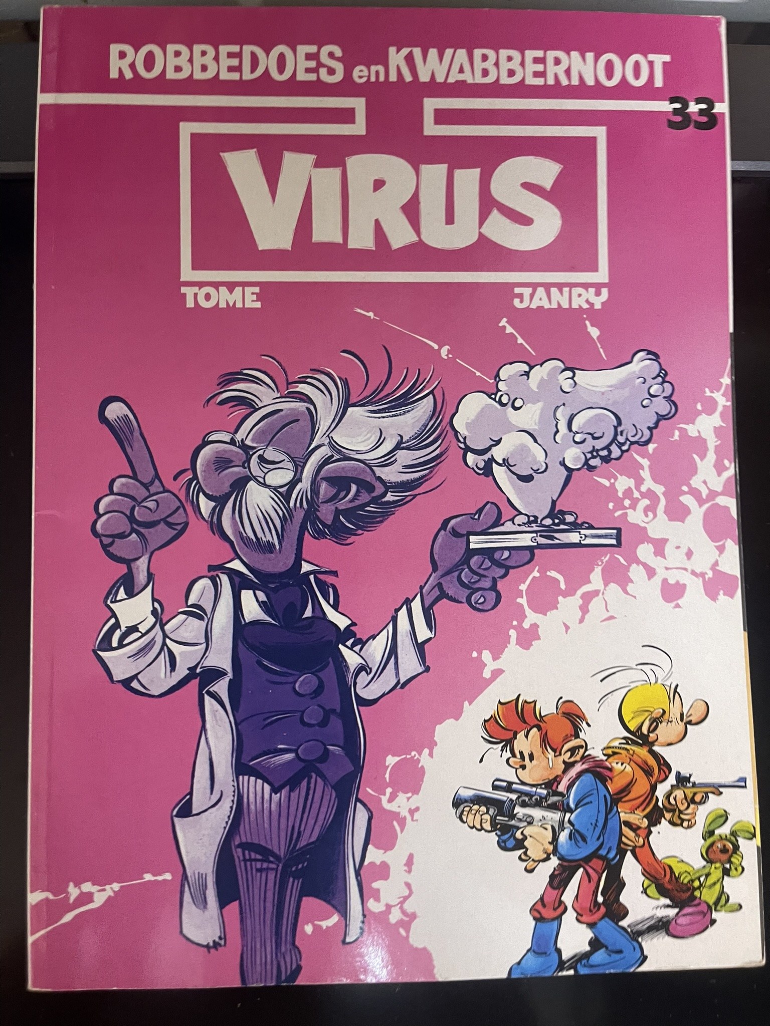 Cover van Virus