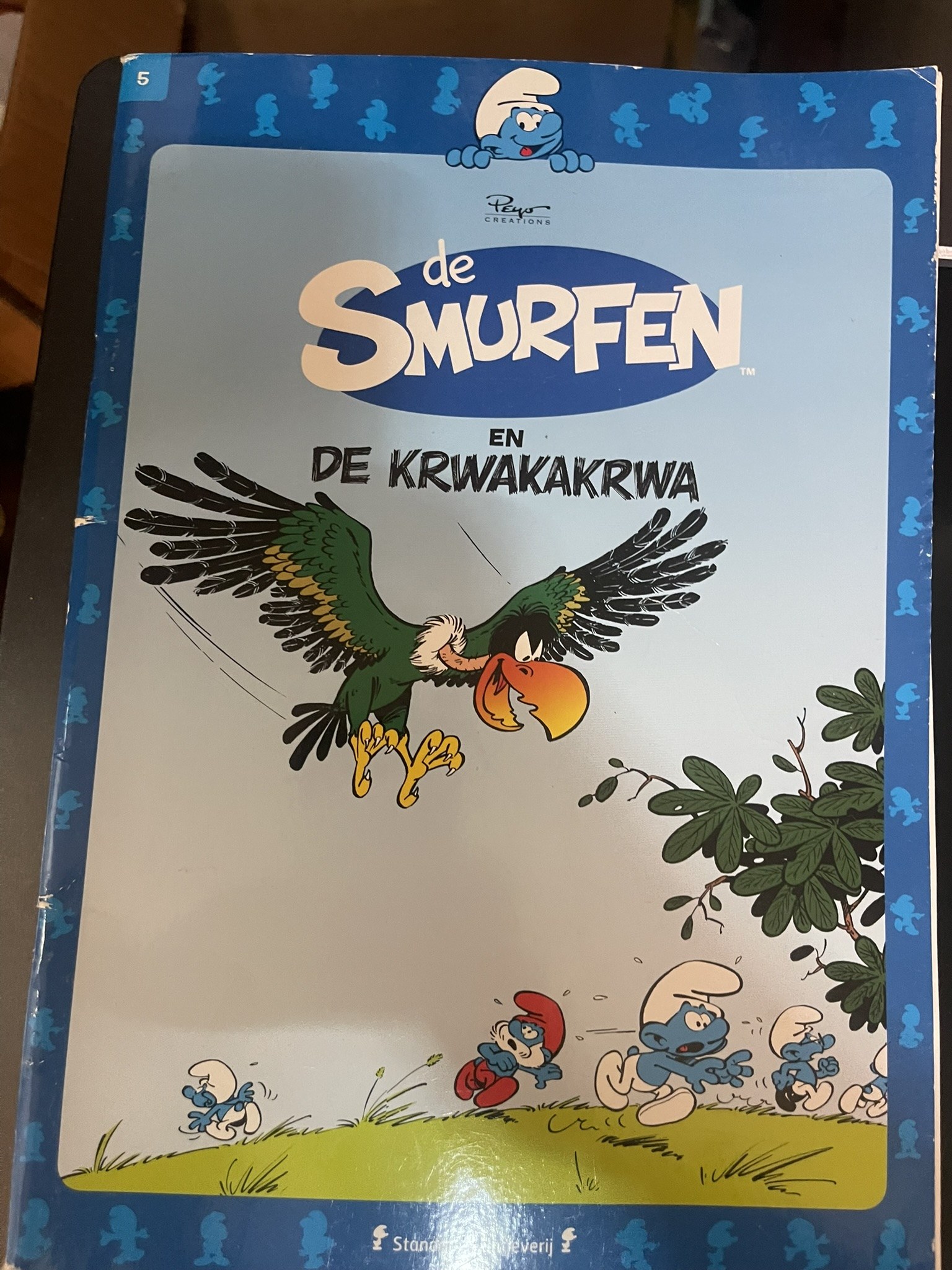 Cover van De Smurfen en de Krwakakrwa