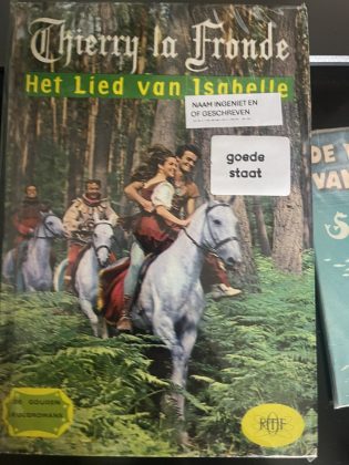 Cover van Onder twee vlaggen
