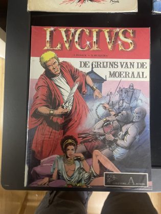 Cover van De grijns van de moeraal