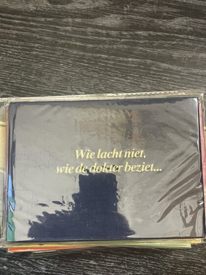 Cover van Wie lacht niet, wie de dokter beziet.....