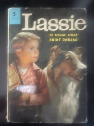 Cover van Lassie, de trouwe vriend ruikt onraad