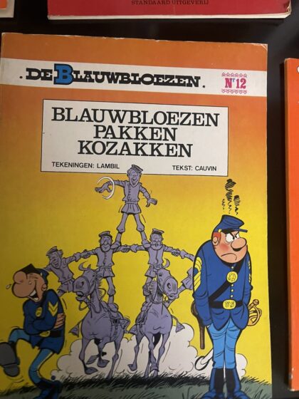 Cover van Blauwbloezen pakken kozakken