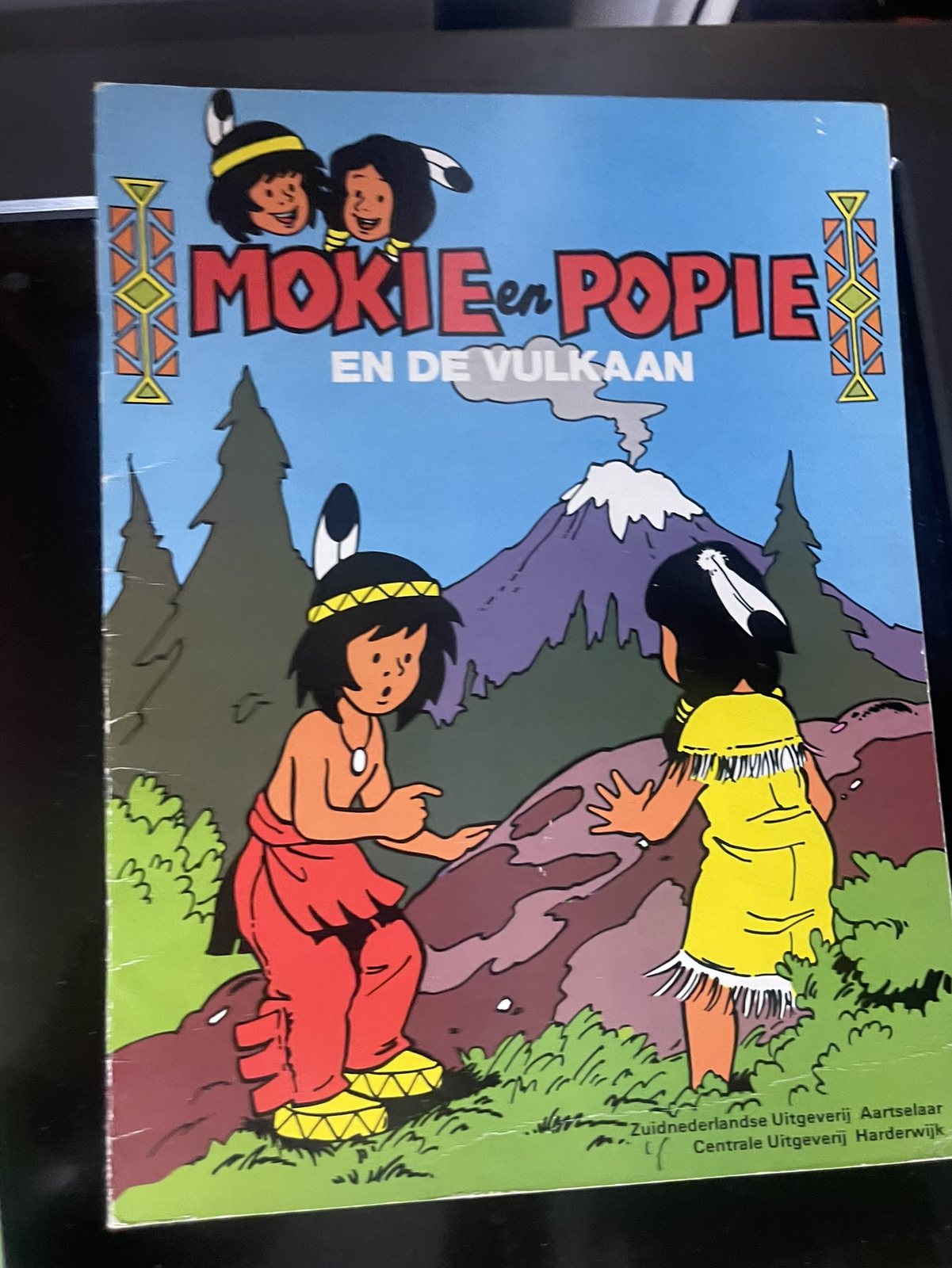 Cover van Mokie en Popie en de vulkaan