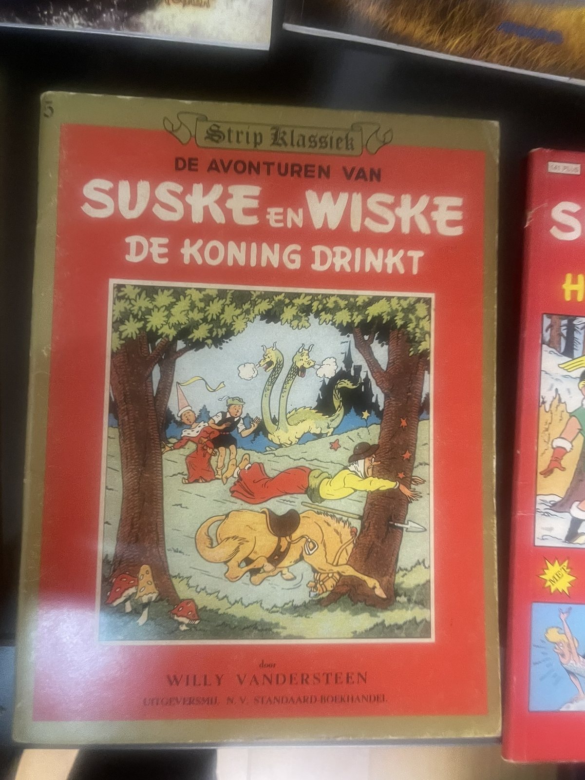 Cover van De koning drinkt
