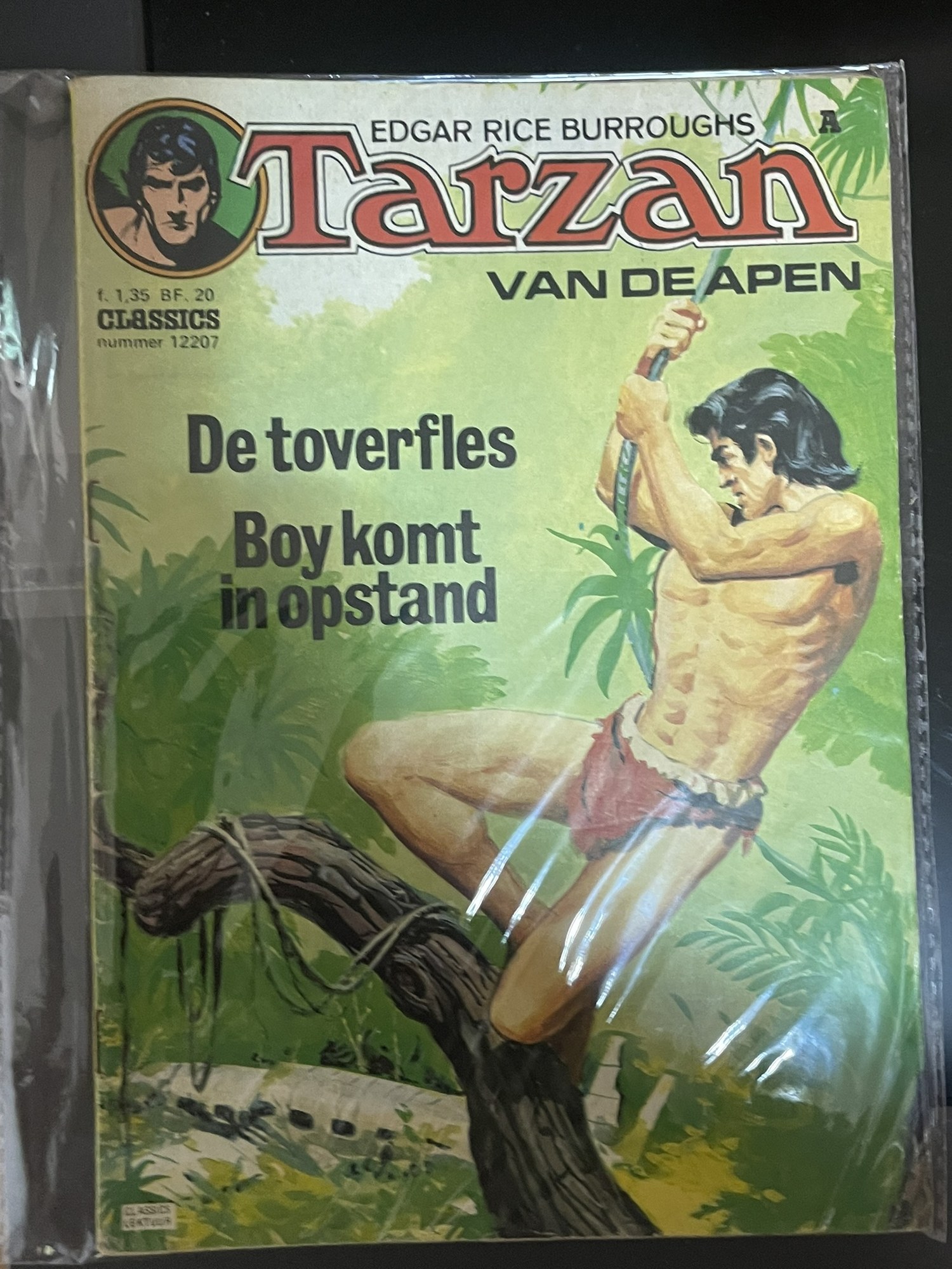 Cover van De toverfles + Boy komt in opstand