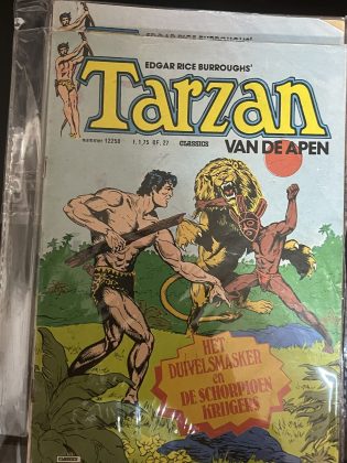 Cover van Tussen kannibalen