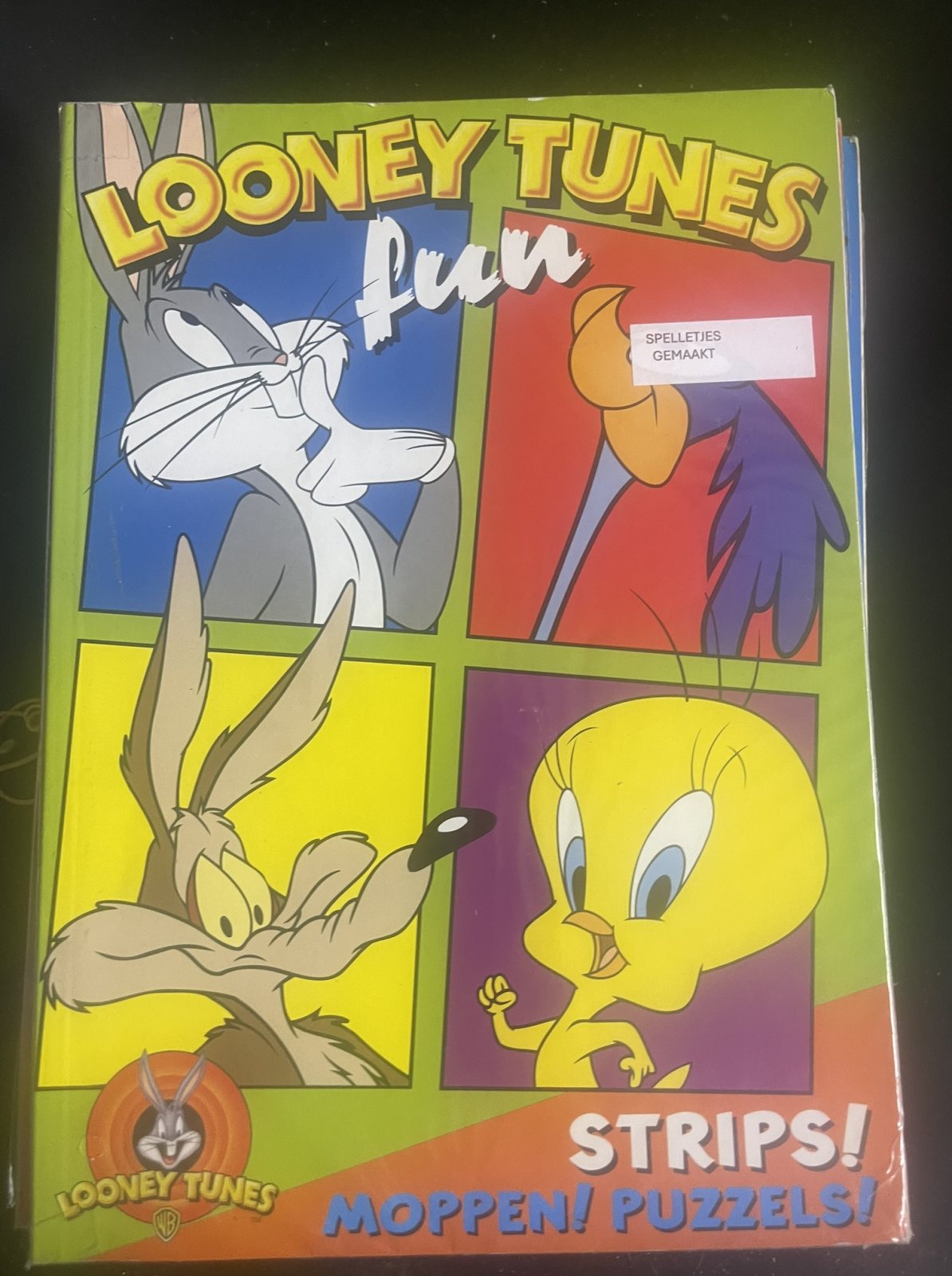 Looney Tunes - Strips, moppen en puzzels
