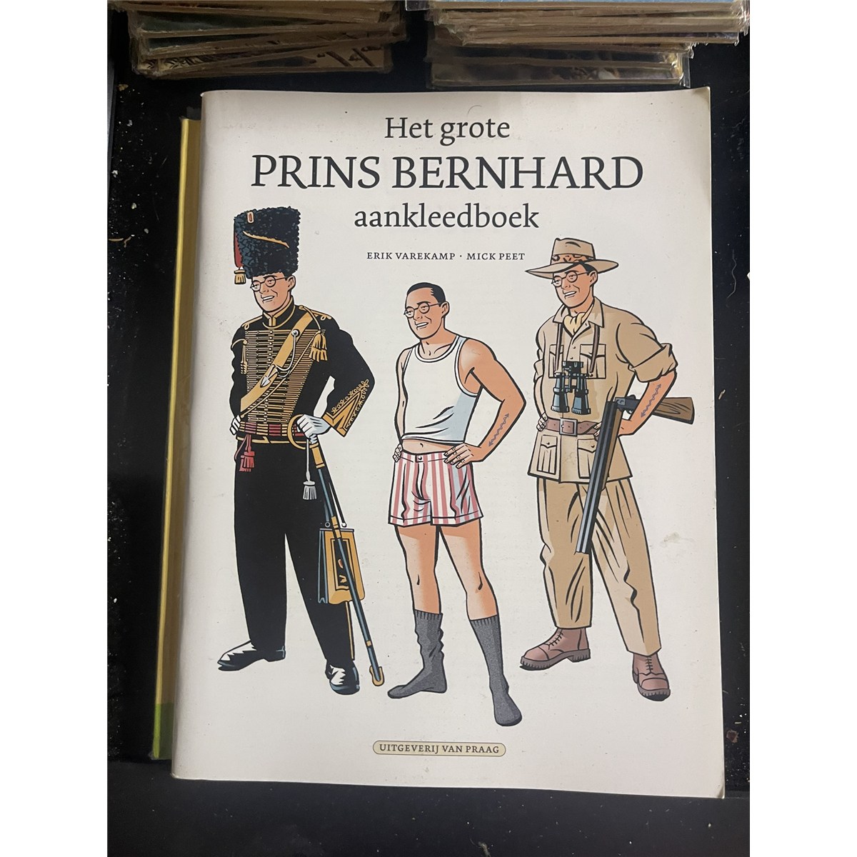 Het grote Prins Bernhard aankleedboek
