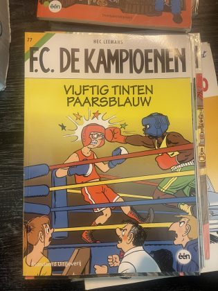 Cover van Vijftig tinten paarsblauw