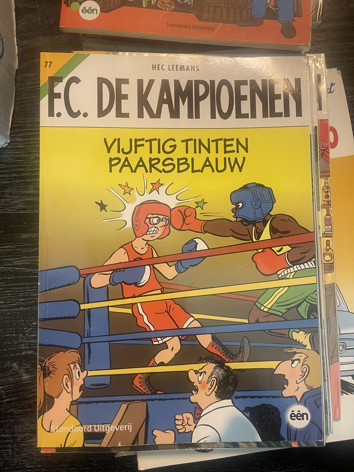 Cover van Vijftig tinten paarsblauw