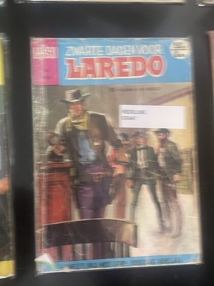 Cover van Zwarte dagen voor Laredo