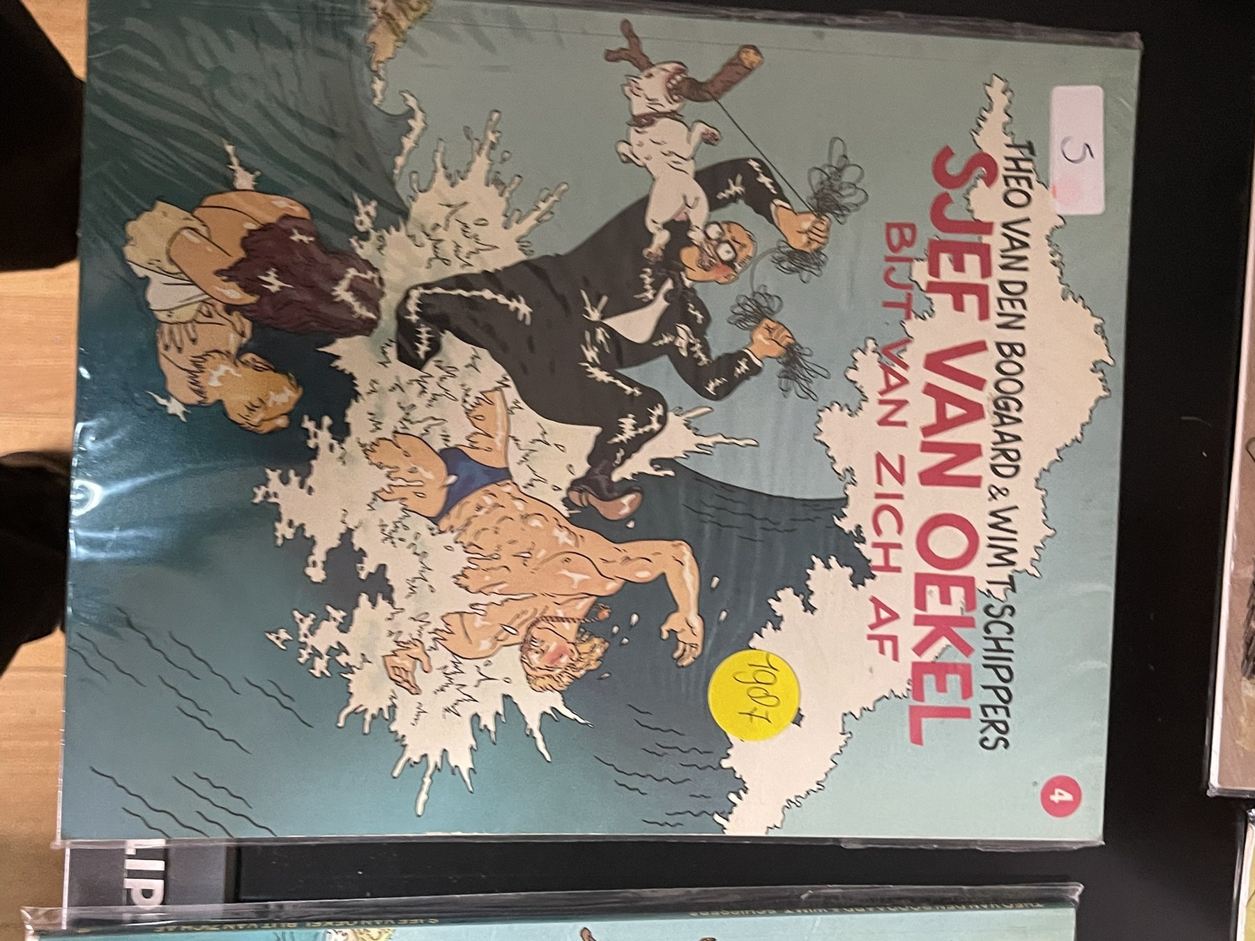 Cover van Sjef van Oekel bijt van zich af