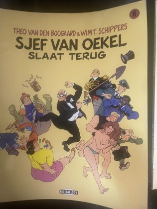 Cover van Sjef van Oekel slaat terug