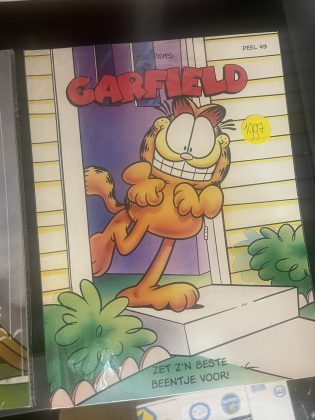 Cover van Garfield zet z'n beste beentje voor!