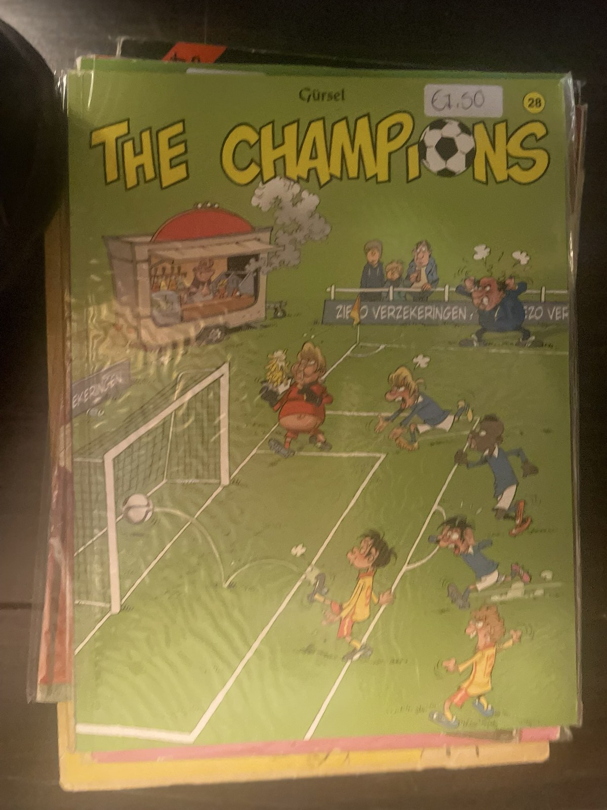 Cover van The Champions 28