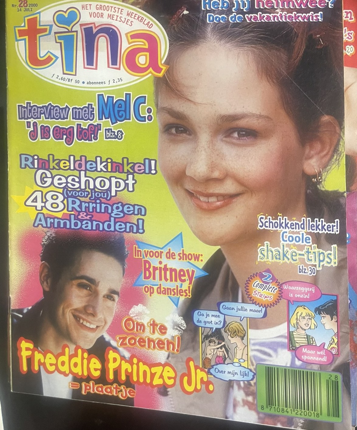 Cover van 2000 nummer  28